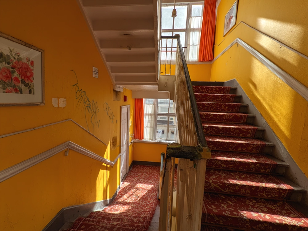 Flat in building with external or communal area issues Low-Rise Flats